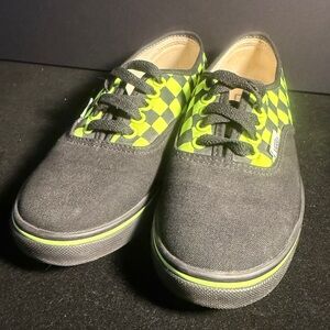 Women’s Vans Checkered Black and Green Shoes Size 37